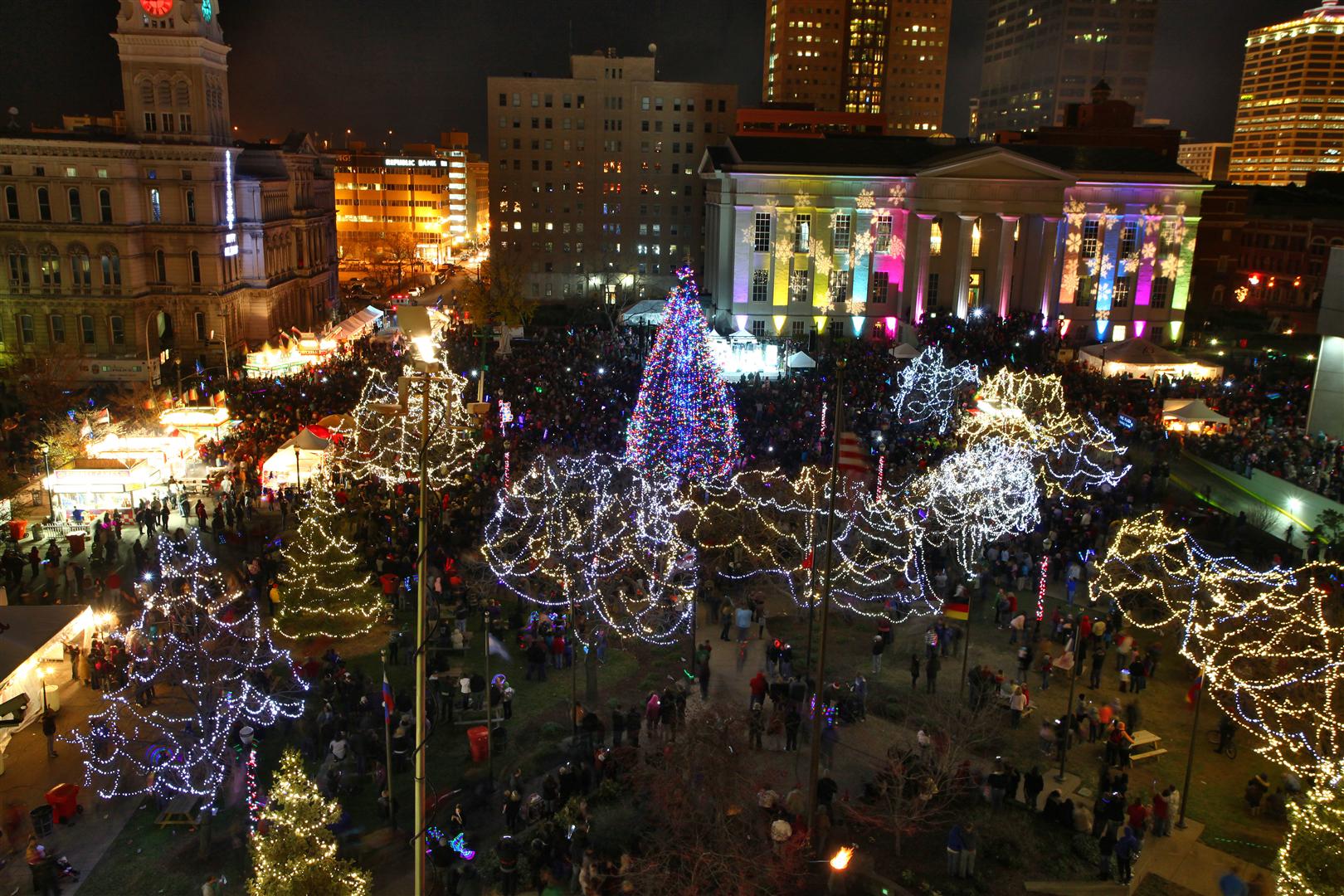 9 Magical Christmas Towns in Kentucky RJ Thieneman